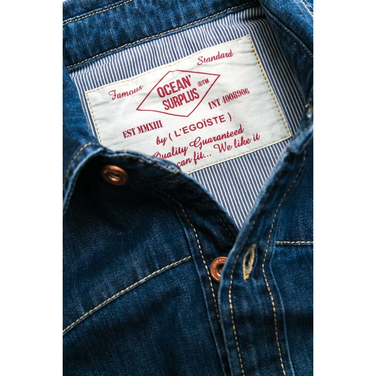 chemise-en-jean-denim-foncé-homme-detail-tissu