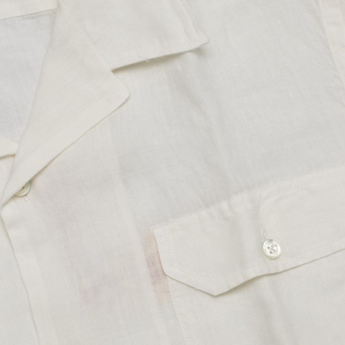 chemise-en-lin-ecru-manches-courtes-pour-homme-detail-tissu