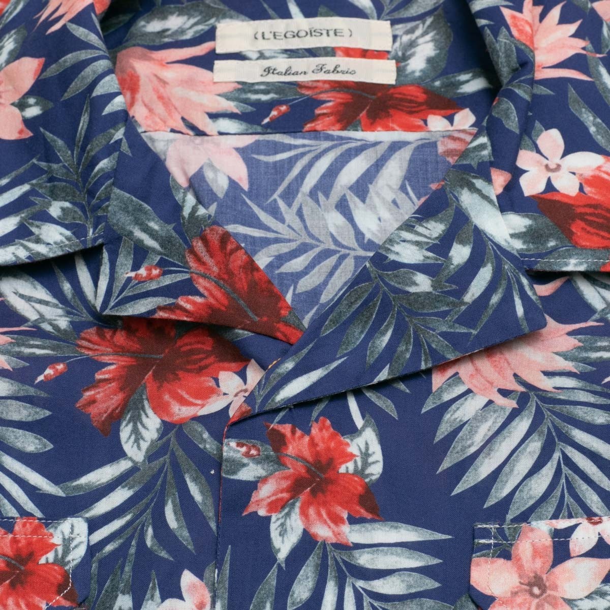 chemise-hawai-fleurs-rose-bleu-rouge-manches-courtes-pour-homme-detail-col