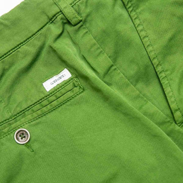 pantalon-chino-vert-pour-homme-detail-poches
