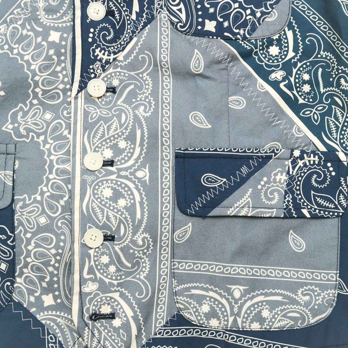 gilet-sans-manches-marius-tissu-motif-bandana-bleu-detail-bouton