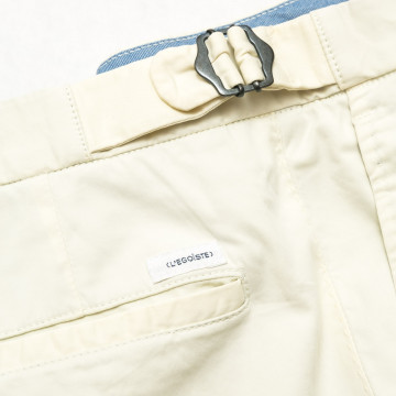 pantalon-a-pinces-ecru-detail-ceinture