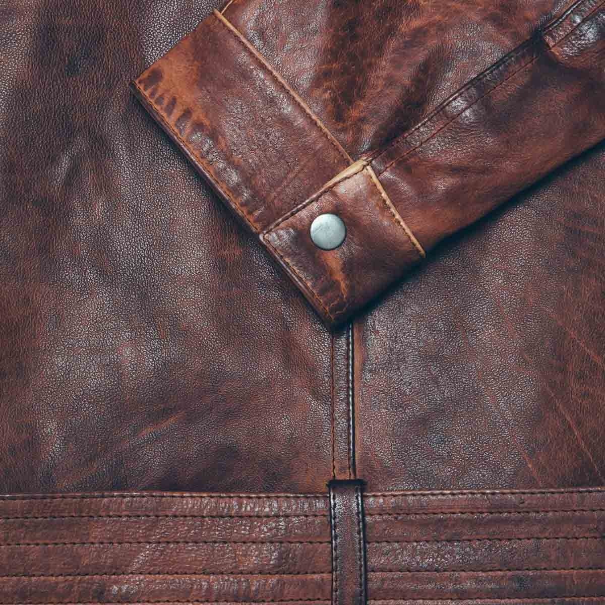 blouson-en-cuir-marron-detail-manche
