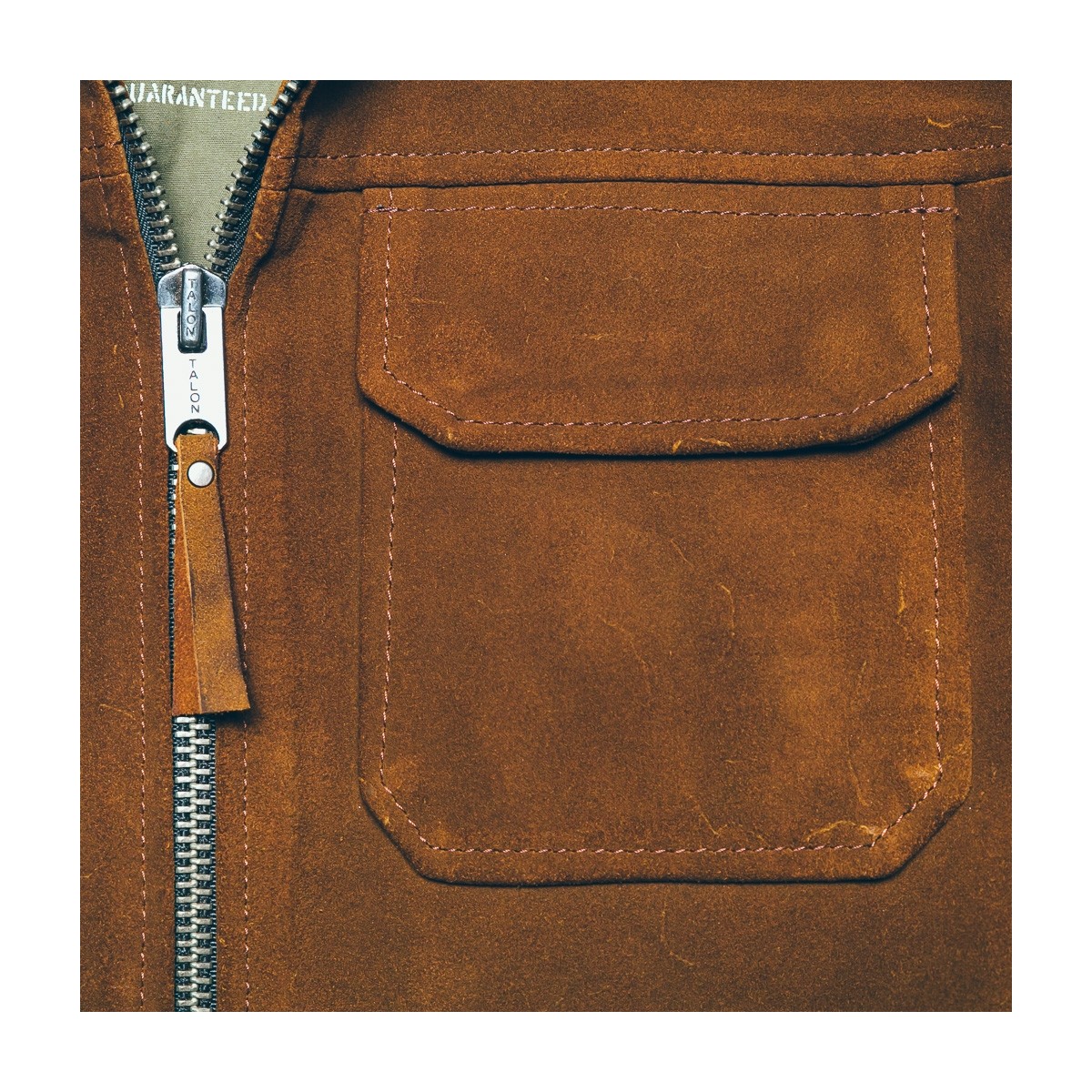 veste-surchemise-en-cuir-marron-detail-tissu