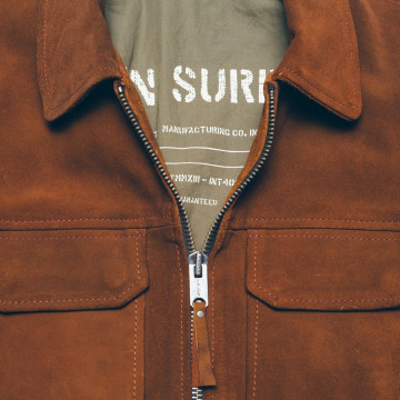 veste-surchemise-en-cuir-marron-detail-poche