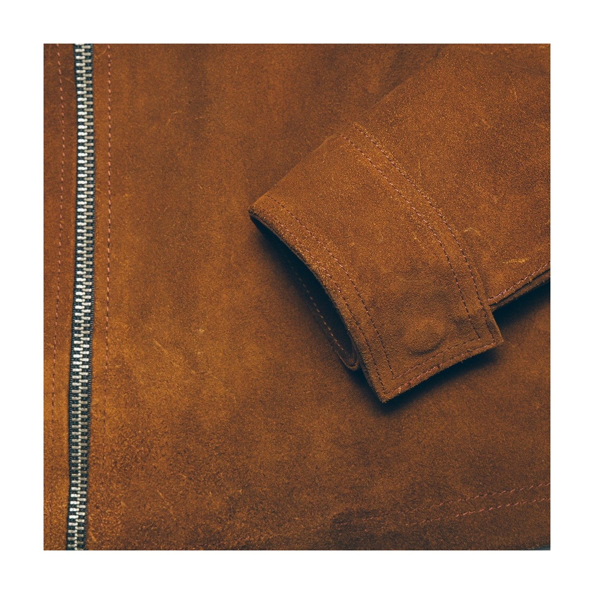 veste-surchemise-en-cuir-marron-detail-manche