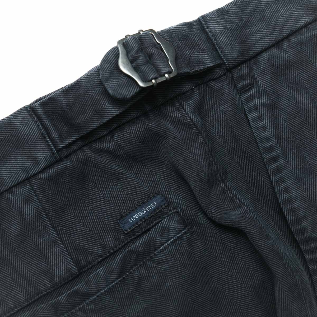 pantalon-a-pinces-en-coton-marine-detail-ceinture