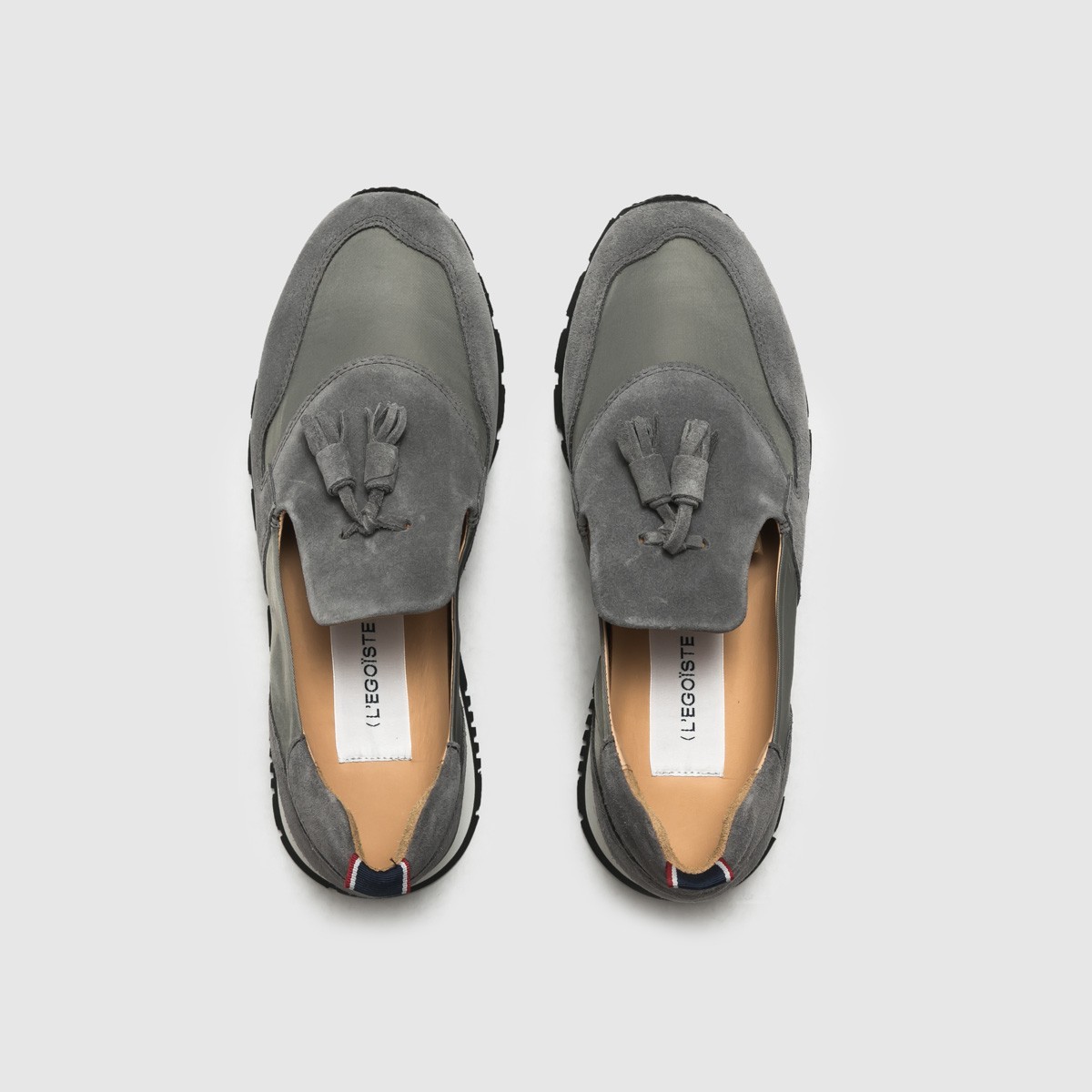 chaussure-loafer-grise-pour-homme-vue-de-haut