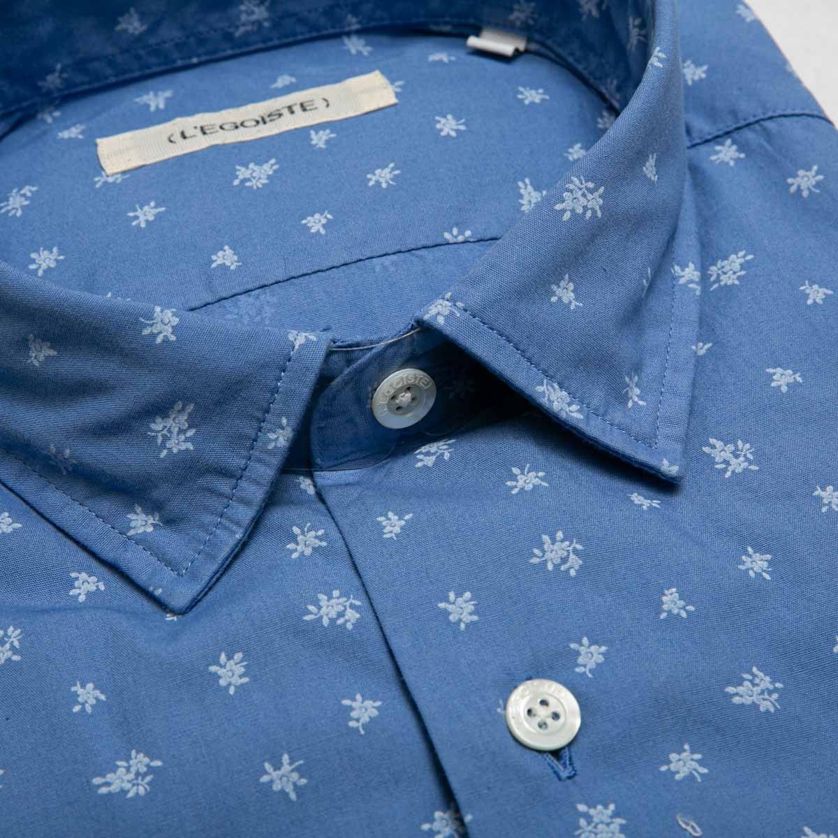 chemise-en-coton-bleue-motifs-a-fleurs-manches-longues-pour-homme-detail-col