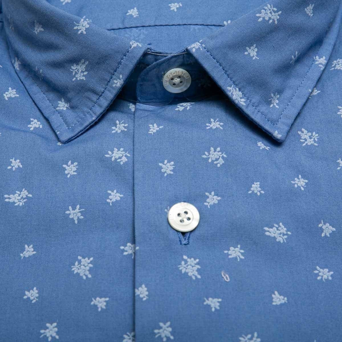 chemise-en-coton-bleue-motifs-a-fleurs-manches-longues-pour-homme-detail-tissu