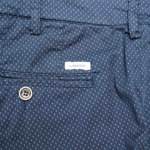 pantalon-chino-marine-a-motifs-pour-homme-detail-poche-arriere