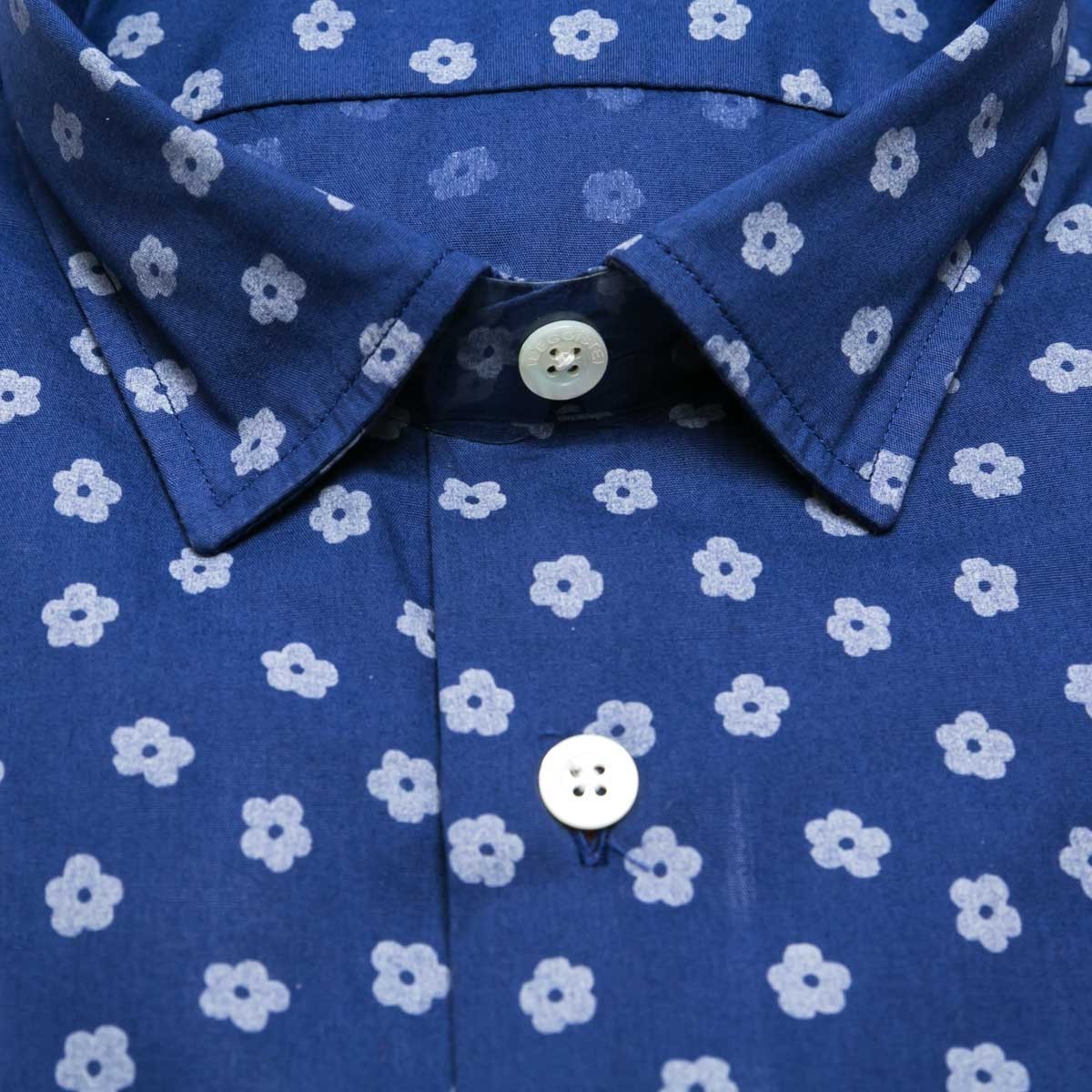 chemise-en-coton-bleue-a-fleurs-manches-longues-pour-homme-detail-tissu