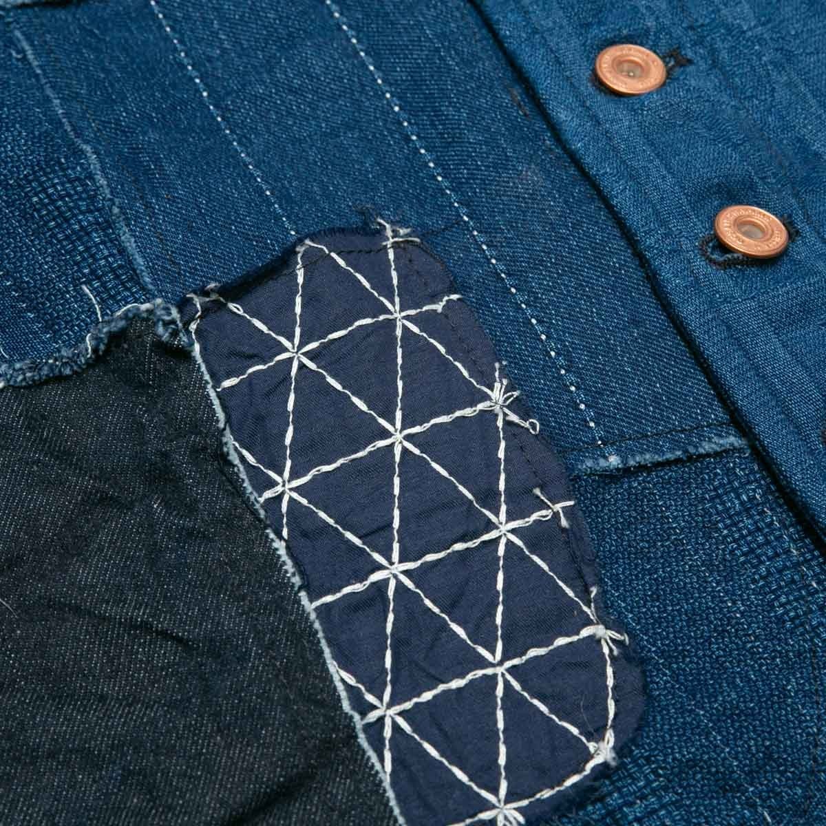 gilet-patchwork-denim-indigo-en-coton-detail-tissu