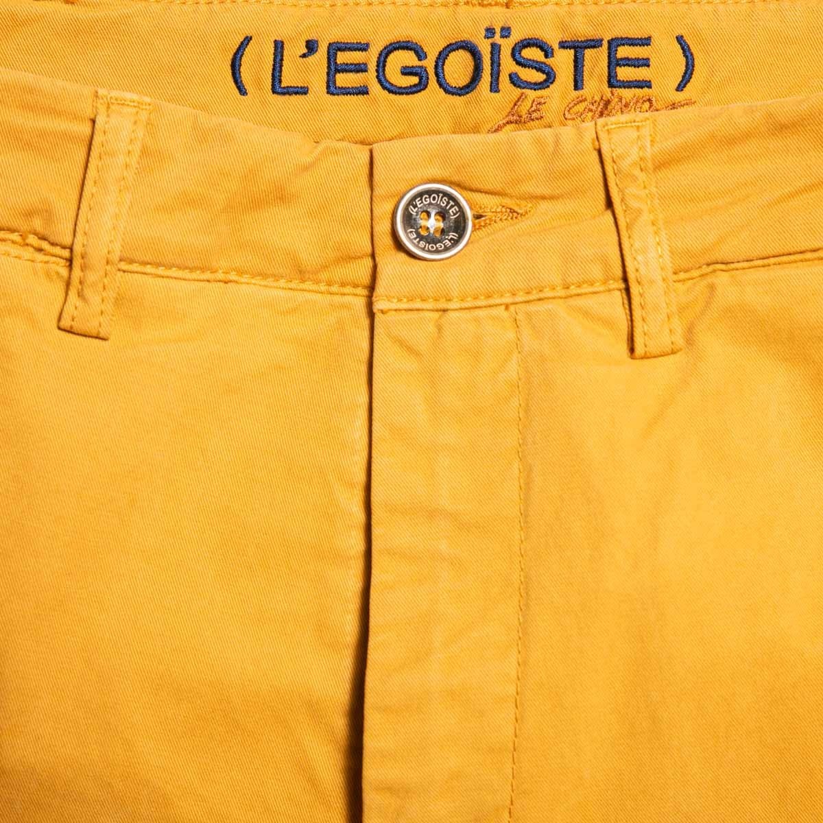 pantalon-chino-jaune-pour-homme-detail-tissu