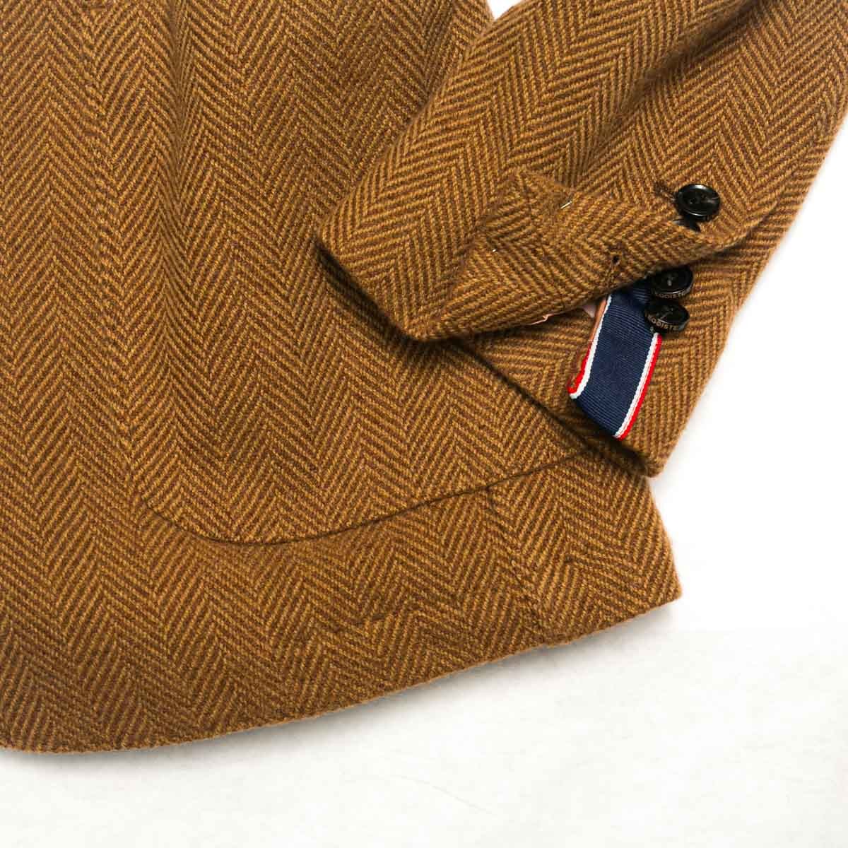 blazer-en-laine-chevron-marron-detail-manche