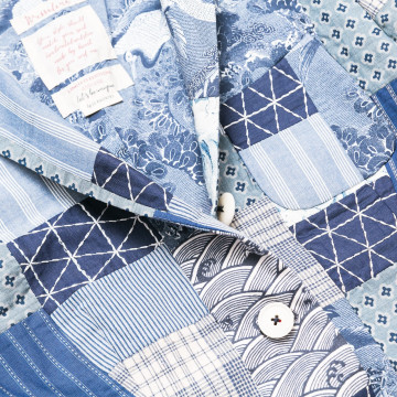 blazer-en-patchwork-de-tissus-japonais-tons-indigo-pour-femme-detail-col