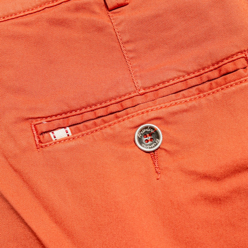 pantalon-chino-rose-orange-pour-femme-detail-poche-arriere