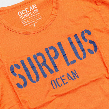 tee-shirt-en-coton-biologique-orange-detail-impression-ocean-surplus