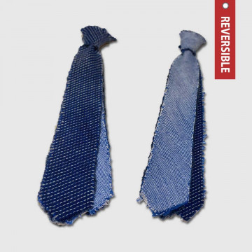 cravate-reversible-bleu-denim-chevron-sur-chemise