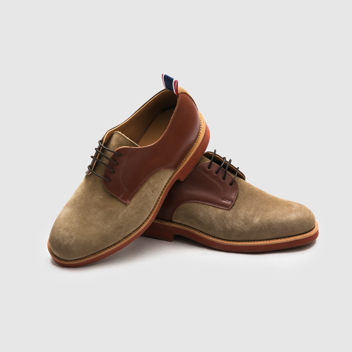 chaussures-derby-buck-en-cuir-et-velours-kaki-et-marron-pour-homme