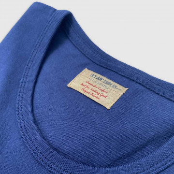 tee-shirt-bleu-en-coton-epais-detail-col