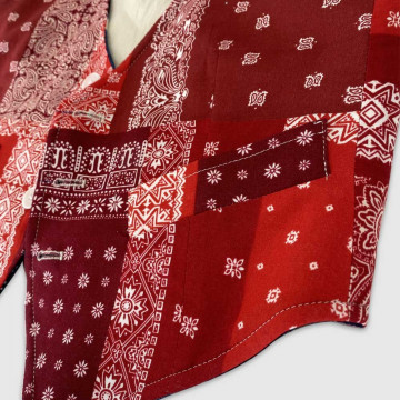 gilet-reversible-piece-unique-tissu-bandana-rouge-pour-femme-detail