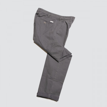 pantalon-chino-gris-carbone- pour-homme