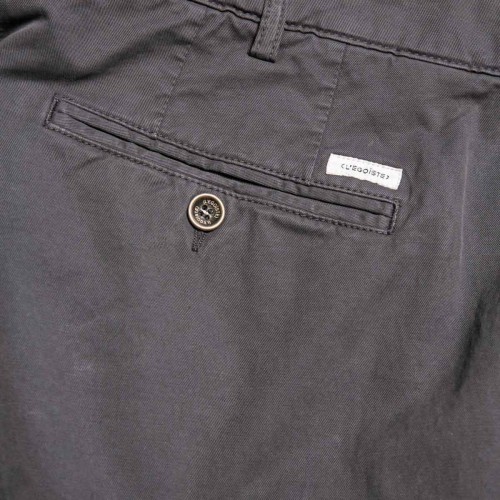 pantalon-chino-gris-carbone- pour-homme-detail-poche