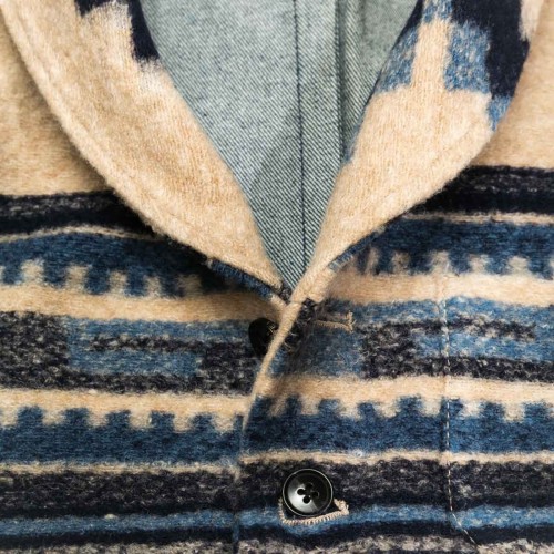 gilet-en-laine-beige-bleu-motif-gipsy-pour-homme-detail-tissu