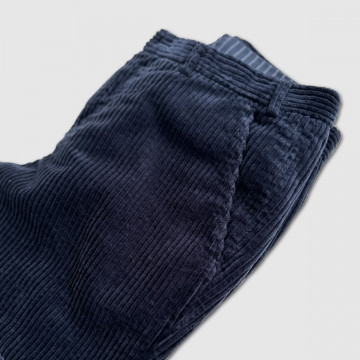 pantalon-velours-bleu-detail-tissu-homme