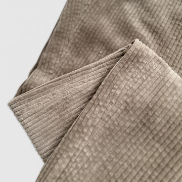 pantalon-velours-beige-homme-detail-tissu