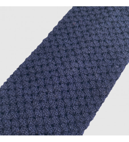 cravate-tricot-marine-zoom-tissu