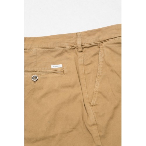 pantalon-chino-beige-pour-homme-detail