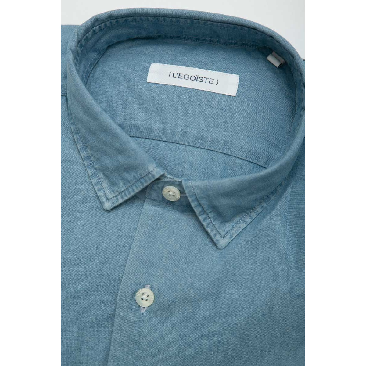 chemise-en-coton-denim-chambray-homme-detail-col