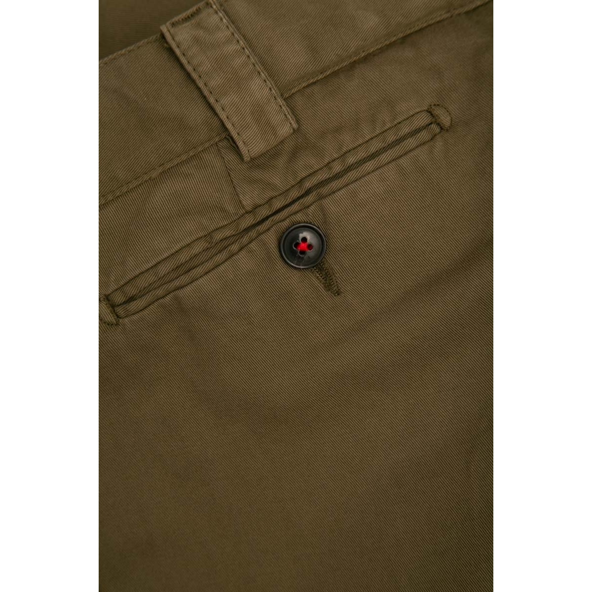 pantalon-chino-vintage-kaki-pour-homme-detail-poche-arriere