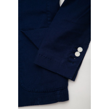 blazer-en-coton-piqué-bleu-marine-detail-boutonniere-manche